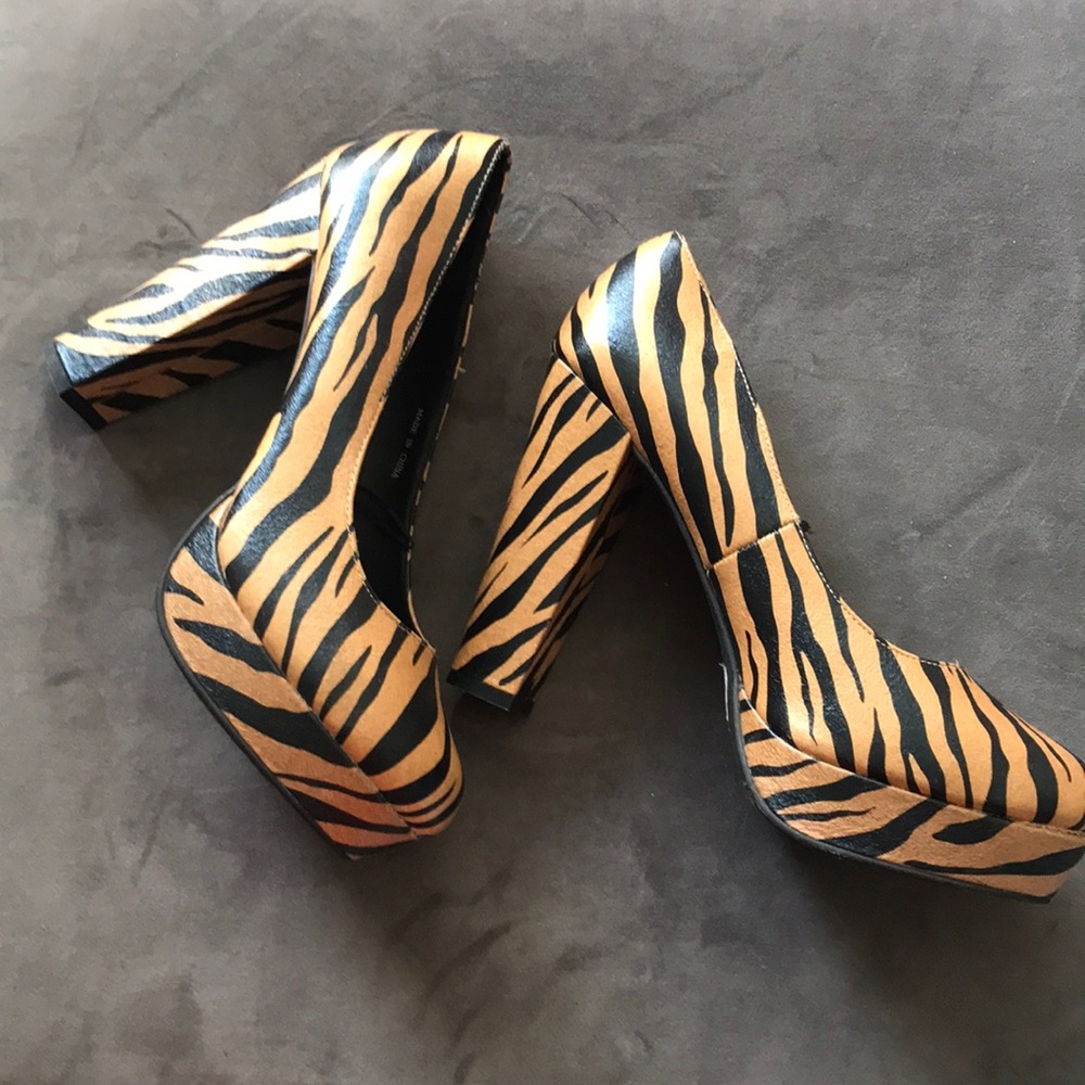 Zebra print platforms